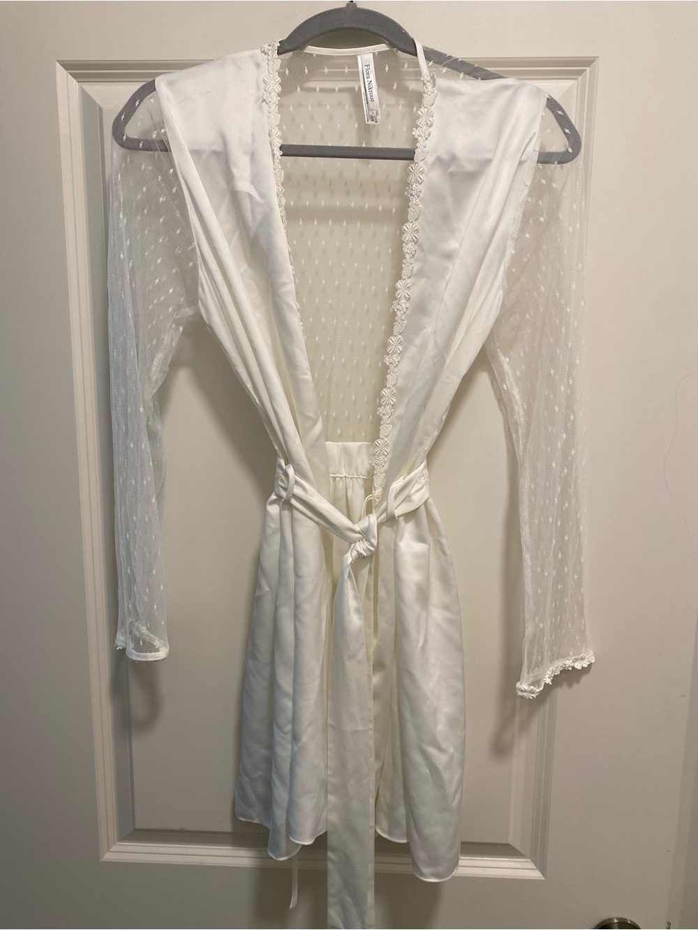 White lace bridal robe